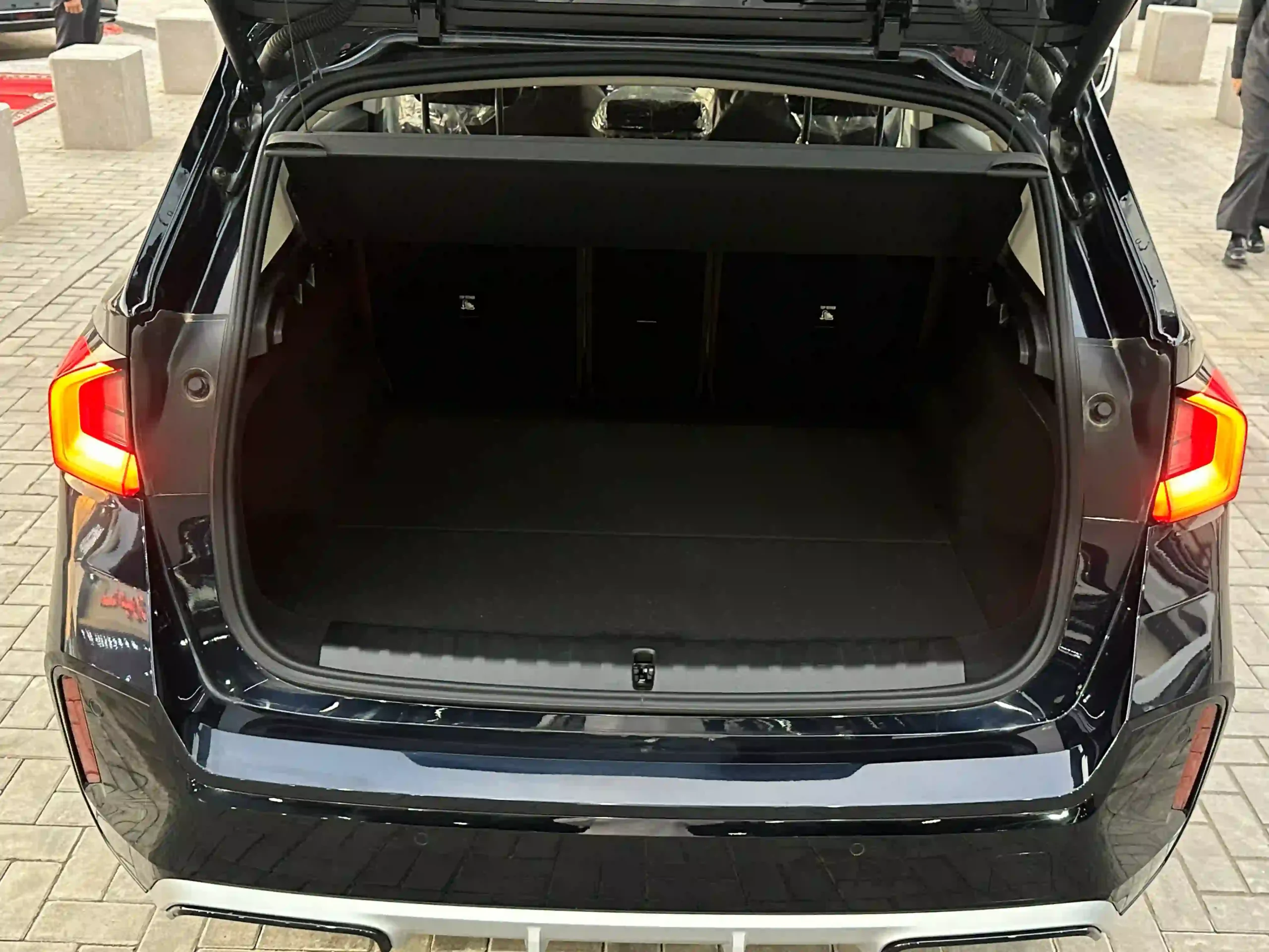 بي ام دبليو X1 2025 بمساحة داخلية كبيرة للتخزين