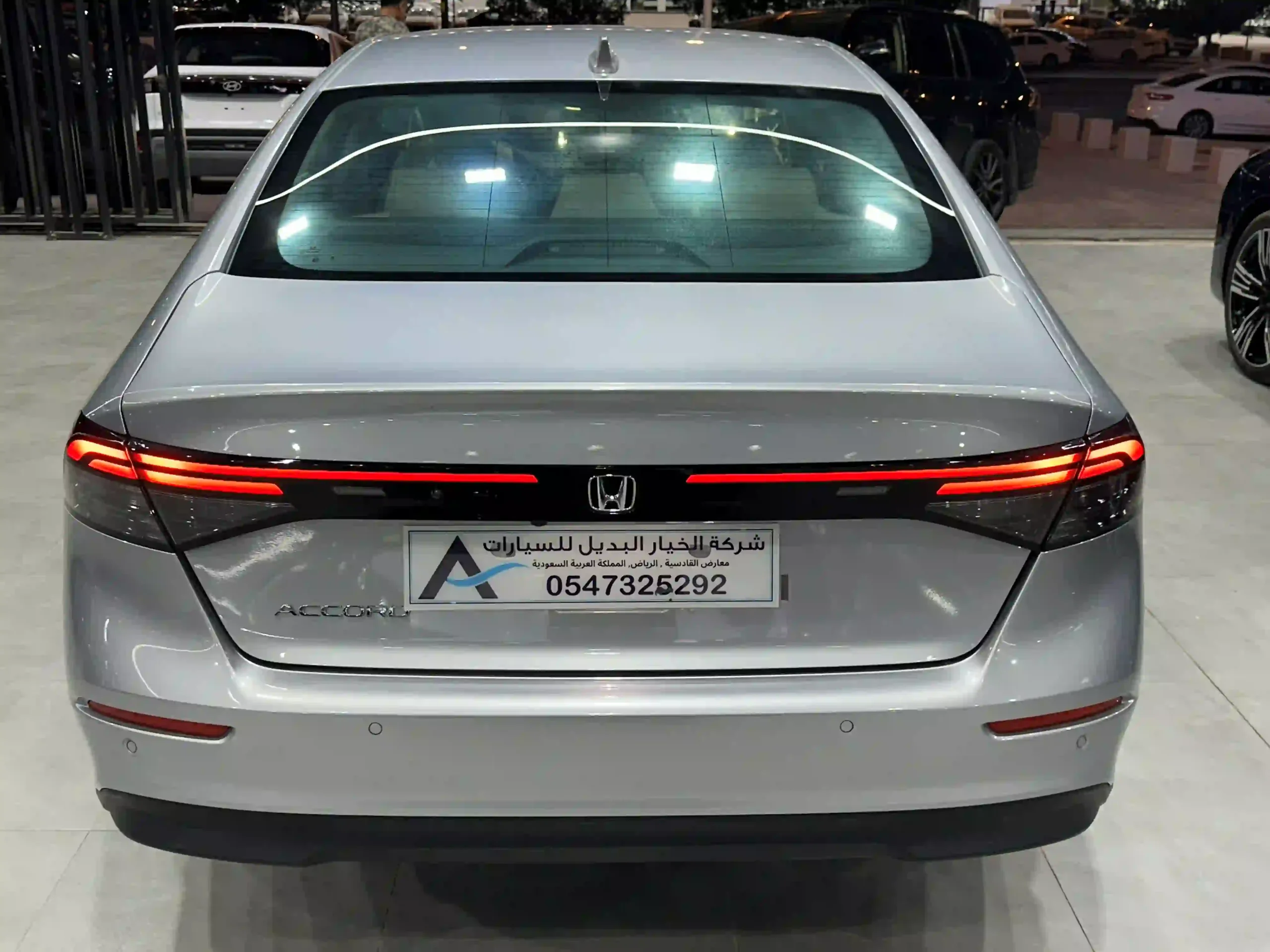 تصميم خلفي أنيق لسيارة هوندا أكورد اي اكس 2025