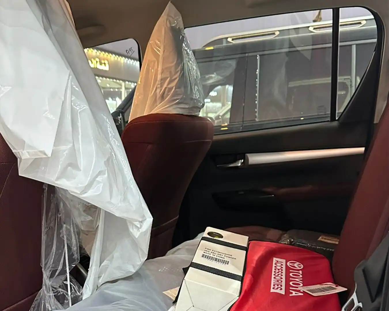 تويوتا هايلكس GLX2 2025 من الداخل