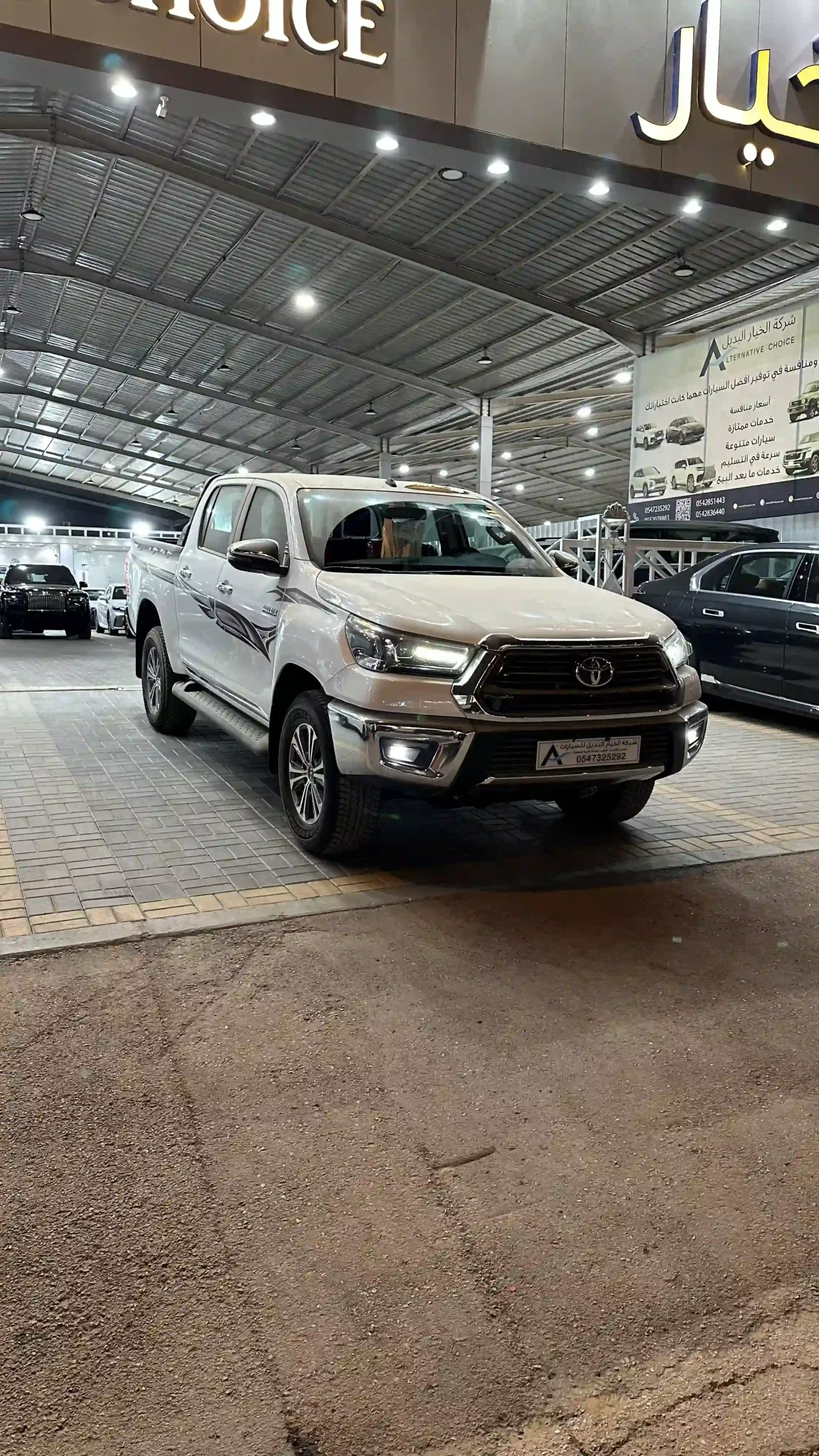 تويوتا هايلكس بنزين أوتوماتيك 2025