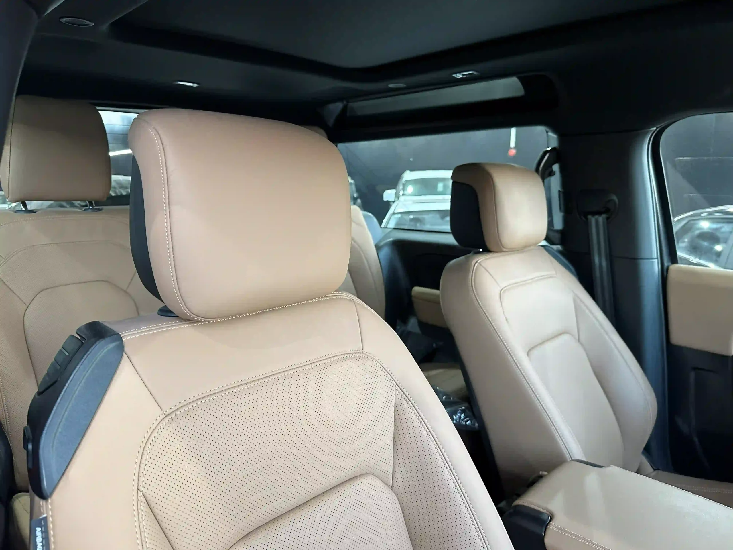 لاند روفر ديفندر 2025 4 سلندر