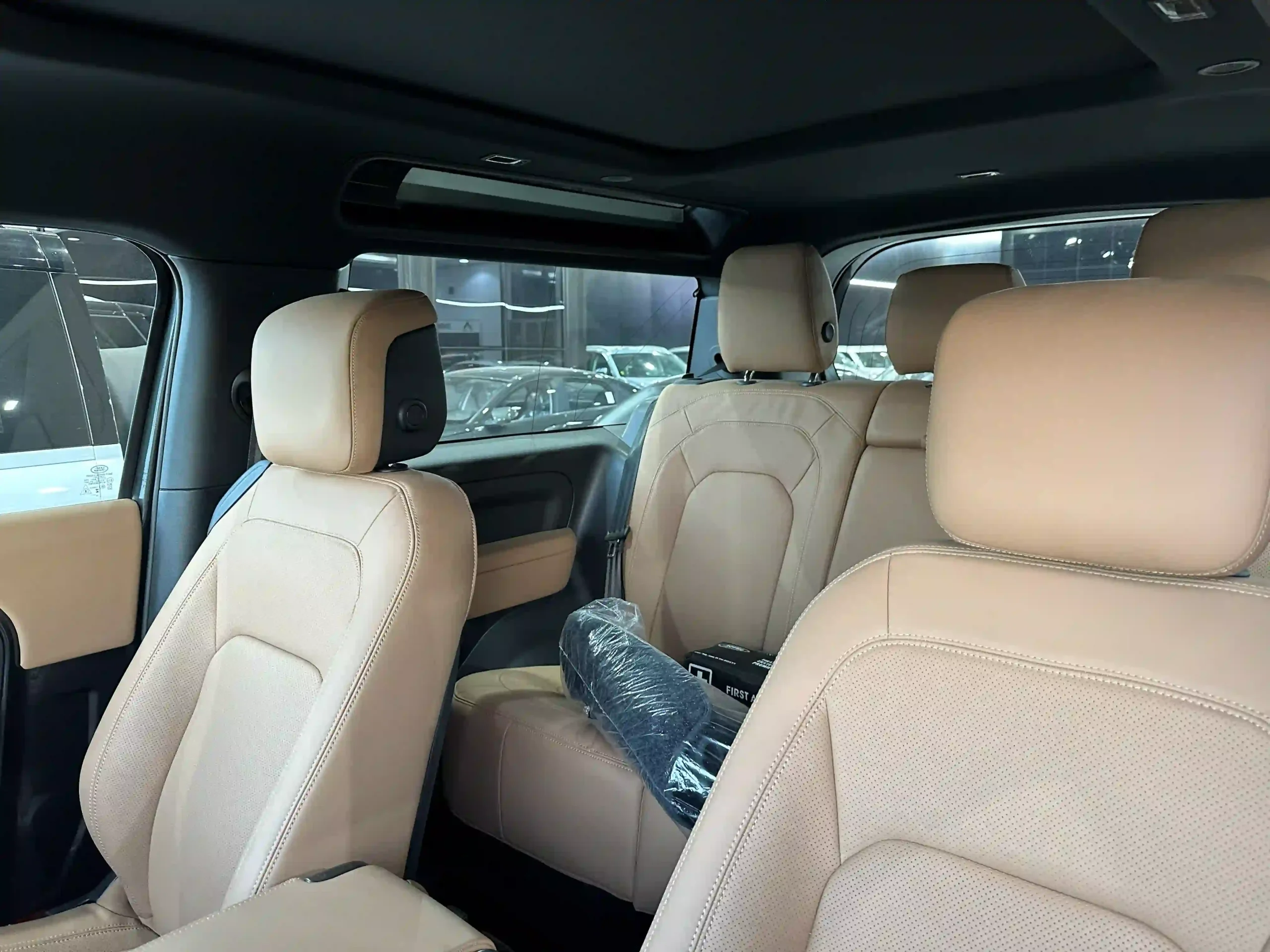 لاند روفر ديفندر 90 S 2025