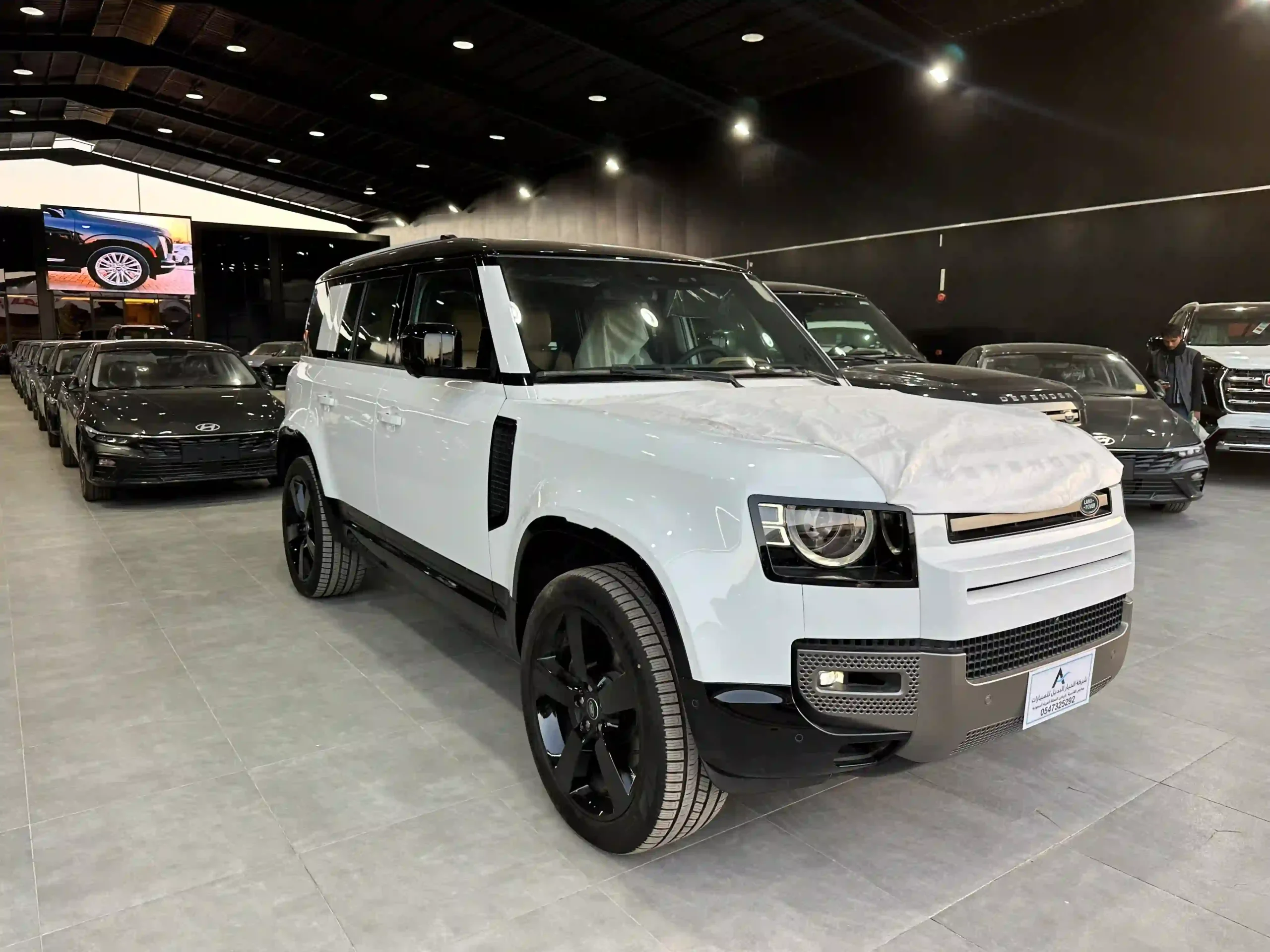 لاند روڤر ديفندر 110 HSE 2025 فل كامل